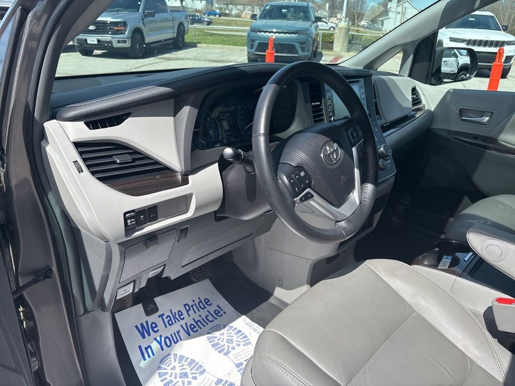 2018 Toyota Sienna XLE Premium 7 Passenger