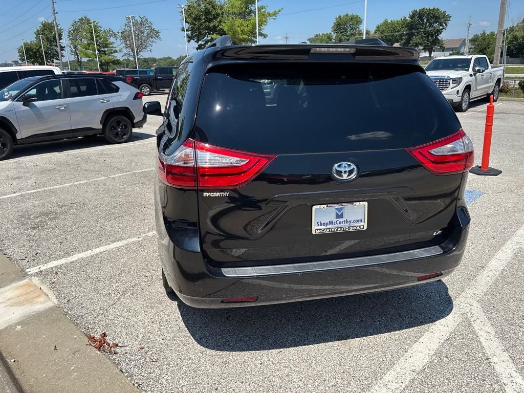 2017 Toyota Sienna LE 8 Passenger