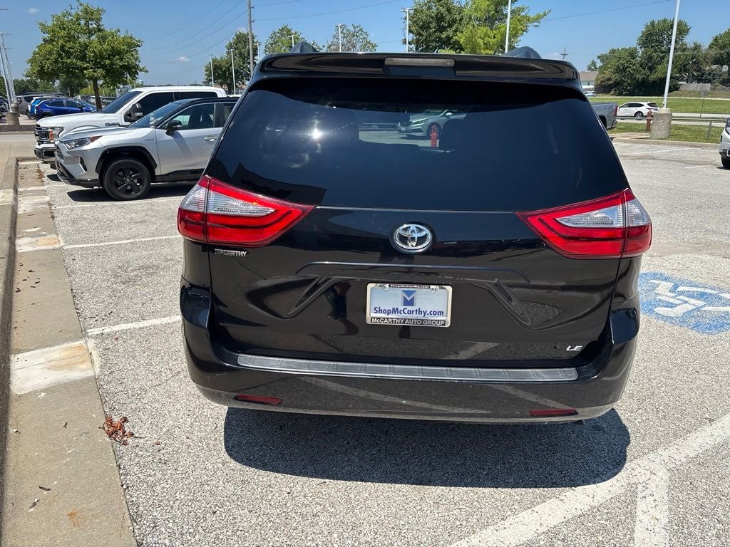 2017 Toyota Sienna LE 8 Passenger