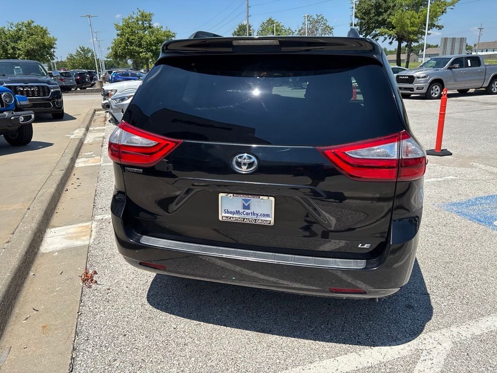 2017 Toyota Sienna LE 8 Passenger