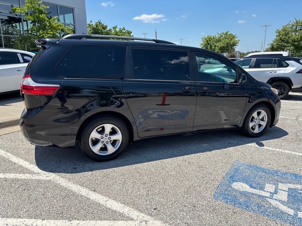 2017 Toyota Sienna LE 8 Passenger