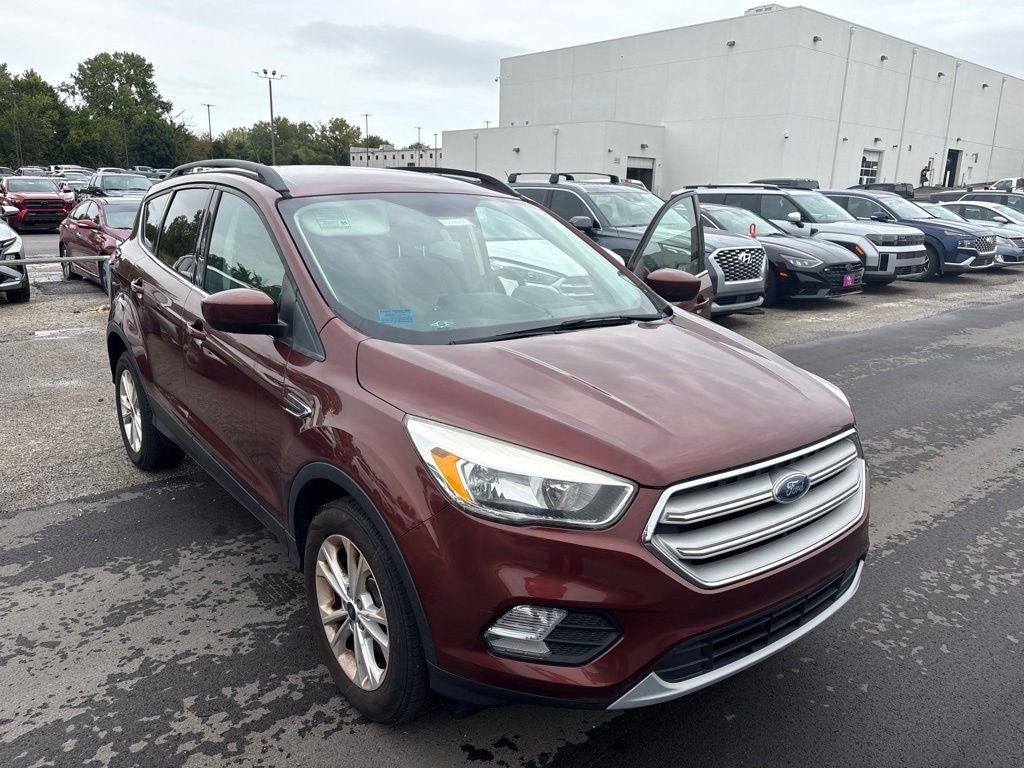 Used 2018 Ford Escape SE with VIN 1FMCU0GD9JUA09621 for sale in Kansas City