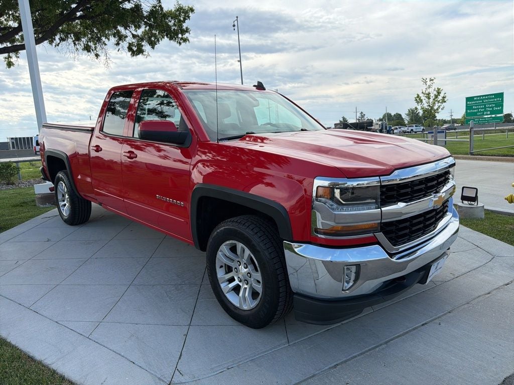 Used 2017 Chevrolet Silverado 1500 LT with VIN 1GCVKREH5HZ134691 for sale in Kansas City