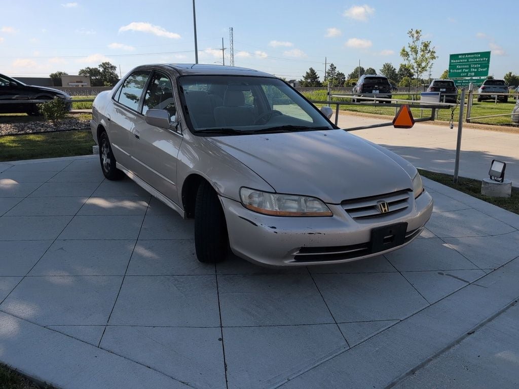 Used 2001 Honda Accord EX Leather with VIN 1HGCG56631A047683 for sale in Kansas City