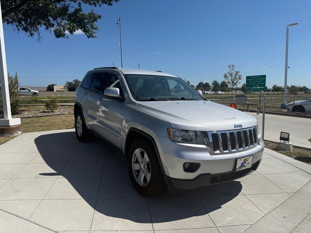 Used 2011 Jeep Grand Cherokee Laredo with VIN 1J4RR4GG8BC655882 for sale in Kansas City