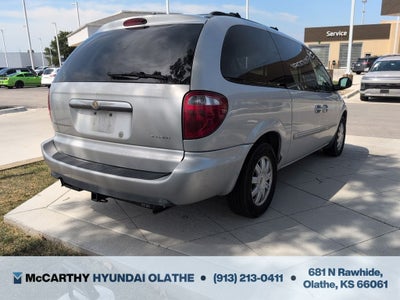 2006 Chrysler Town & Country Touring