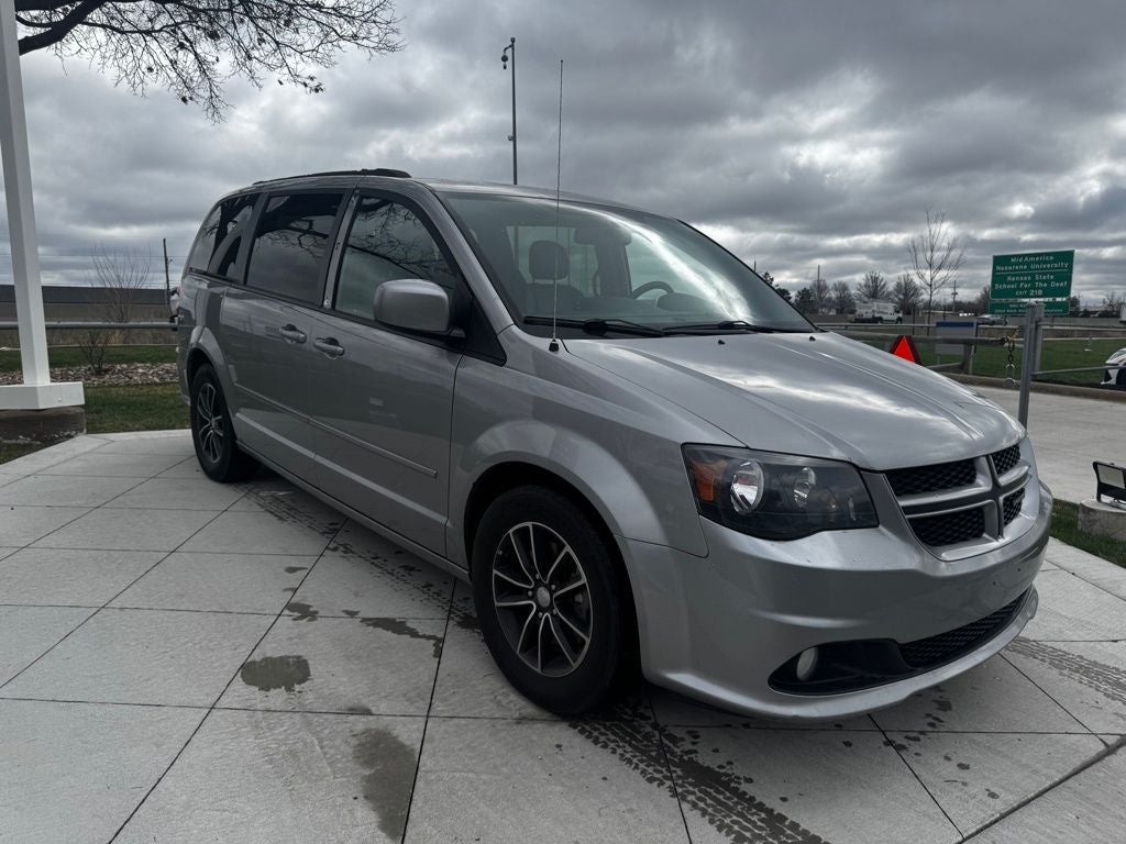 Used 2017 Dodge Grand Caravan GT with VIN 2C4RDGEG3HR573681 for sale in Kansas City