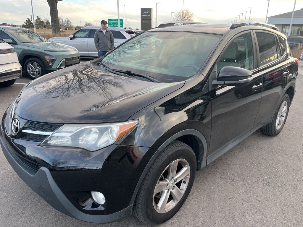 Used 2013 Toyota RAV4 XLE with VIN 2T3RFREV0DW095949 for sale in Kansas City