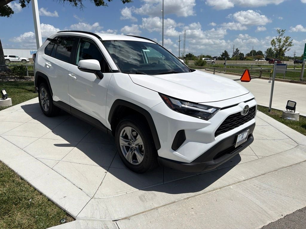Used 2024 Toyota RAV4 XLE with VIN 2T3W1RFV9RW334809 for sale in Kansas City