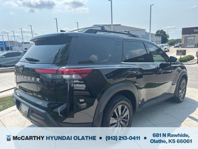 2022 Nissan Pathfinder SV