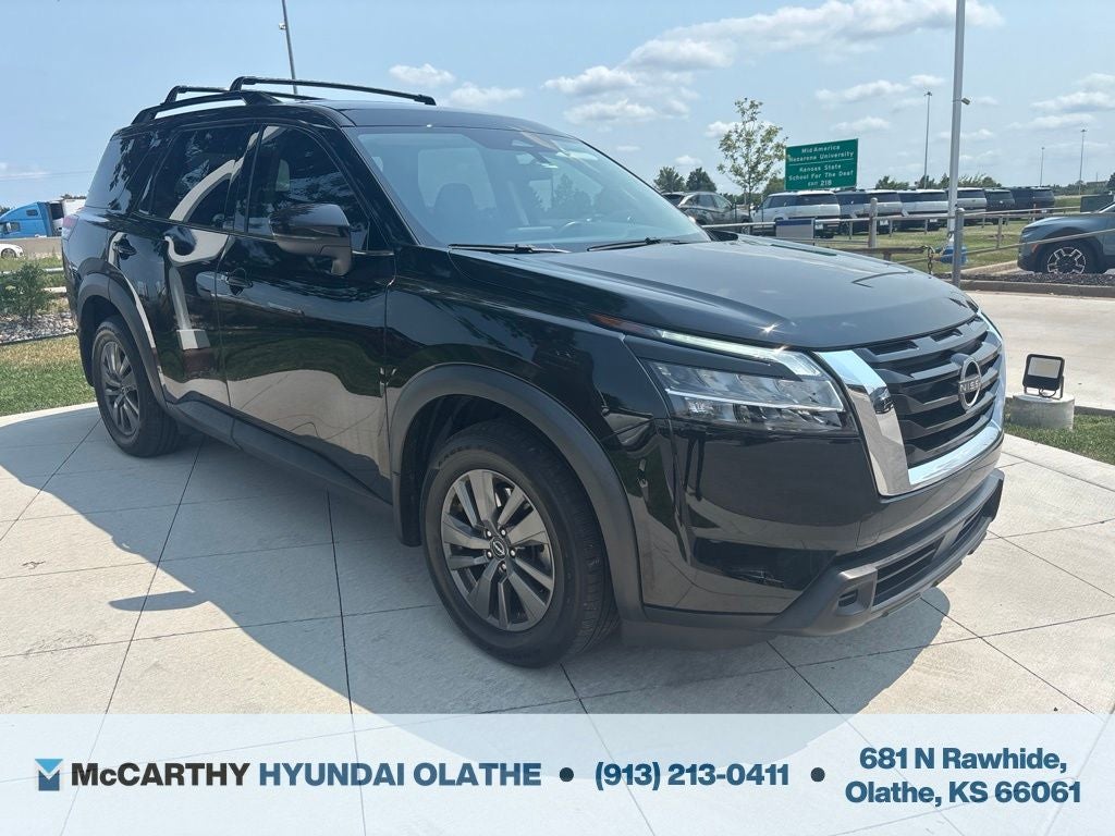 2022 Nissan Pathfinder SV