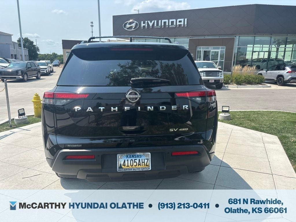 2022 Nissan Pathfinder SV