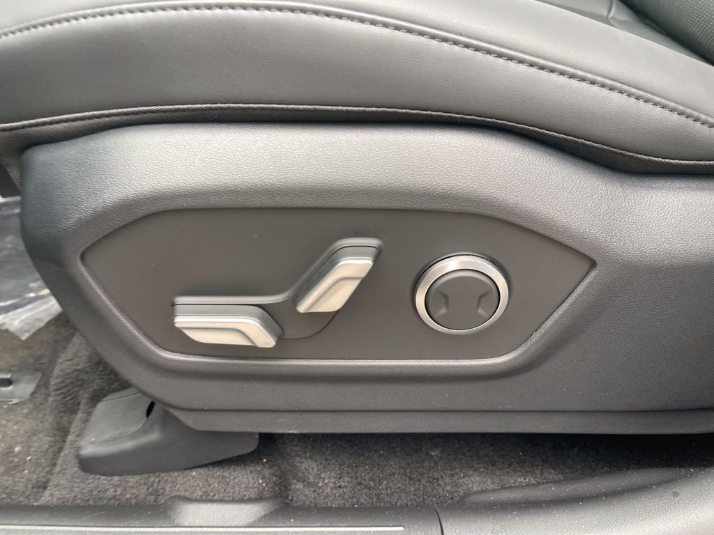 2025 Hyundai SANTA FE HYBRID SEL