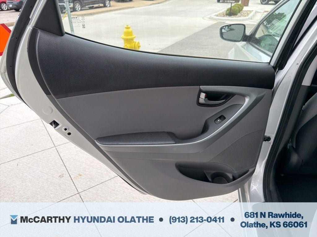 2015 Hyundai ELANTRA SE
