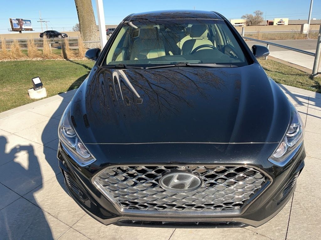 Used 2019 Hyundai Sonata Limited with VIN 5NPE34AF6KH761855 for sale in Kansas City