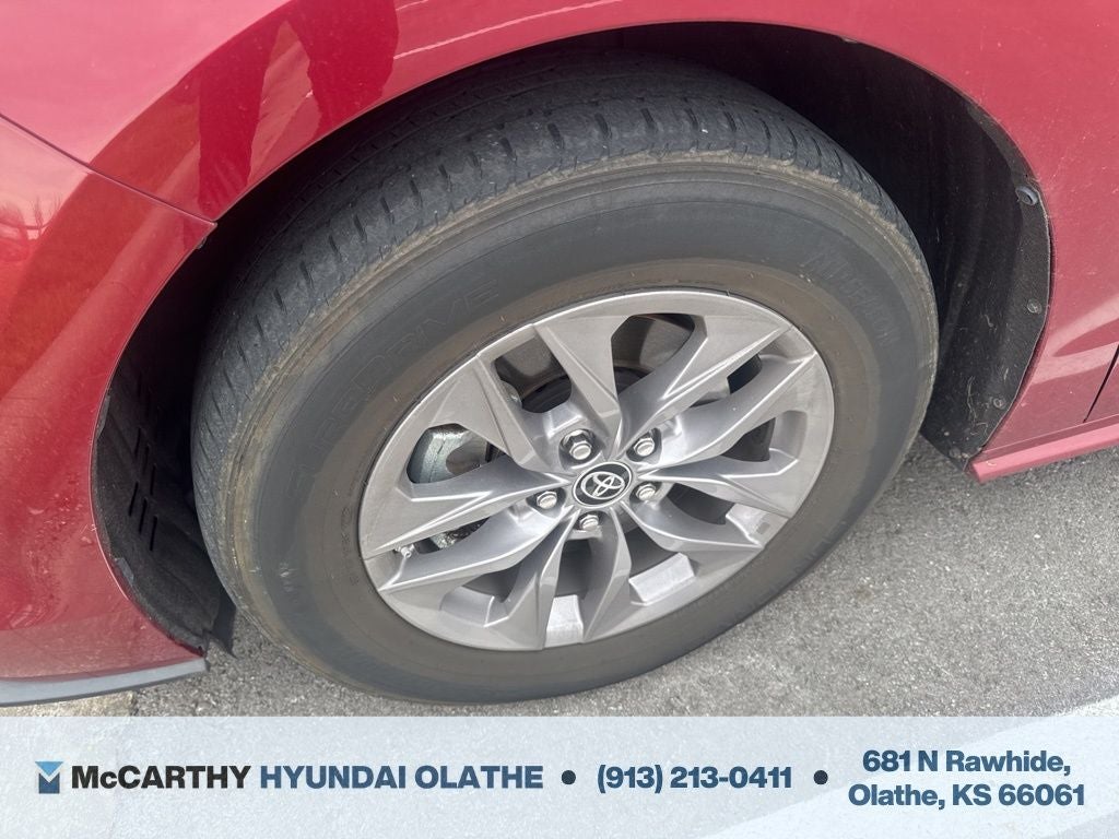 2021 Toyota Sienna XLE 8 Passenger