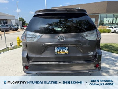 2014 Toyota Sienna SE 8 Passenger