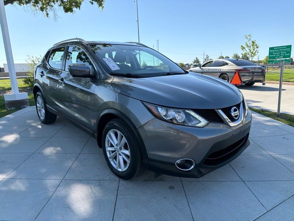 Used 2017 Nissan Rogue Sport SV with VIN JN1BJ1CR6HW132150 for sale in Olathe, KS