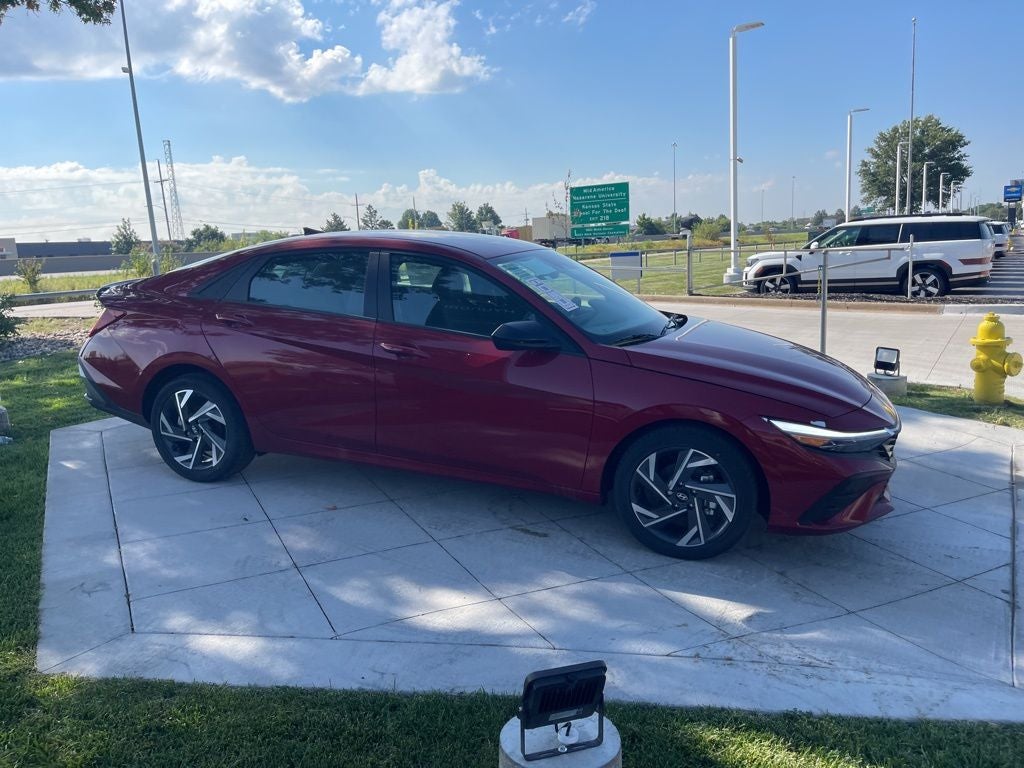 2025 Hyundai ELANTRA SEL Sport