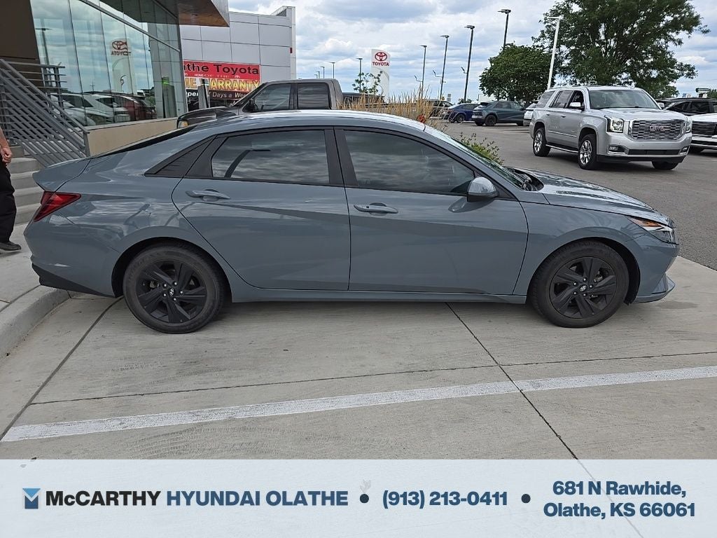 2022 Hyundai ELANTRA SEL
