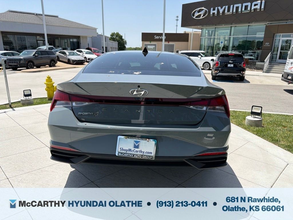 2022 Hyundai ELANTRA SEL