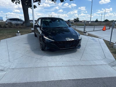 2023 Hyundai ELANTRA SEL