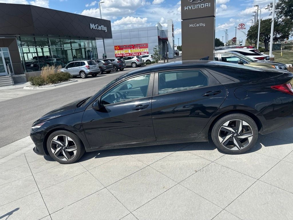 2023 Hyundai ELANTRA SEL