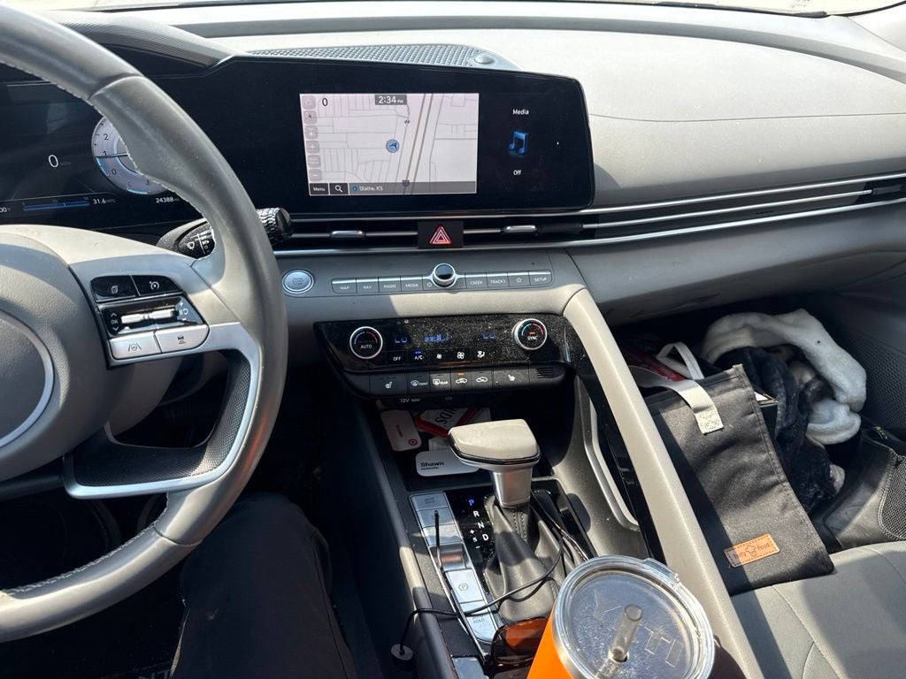 2023 Hyundai ELANTRA SEL