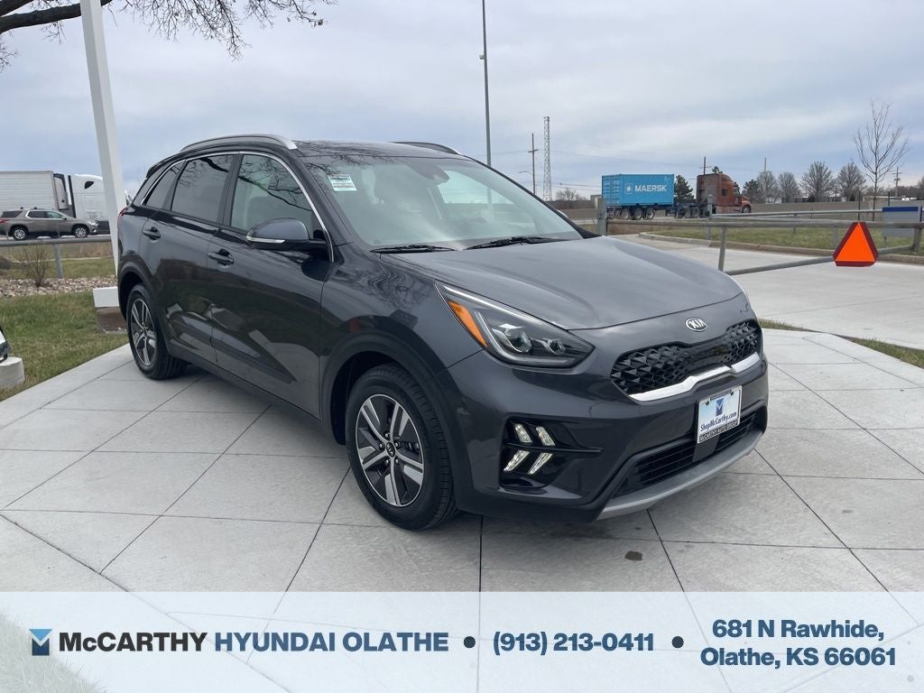 Used 2020 Kia Niro EX Premium with VIN KNDCC3LD5L5420932 for sale in Kansas City