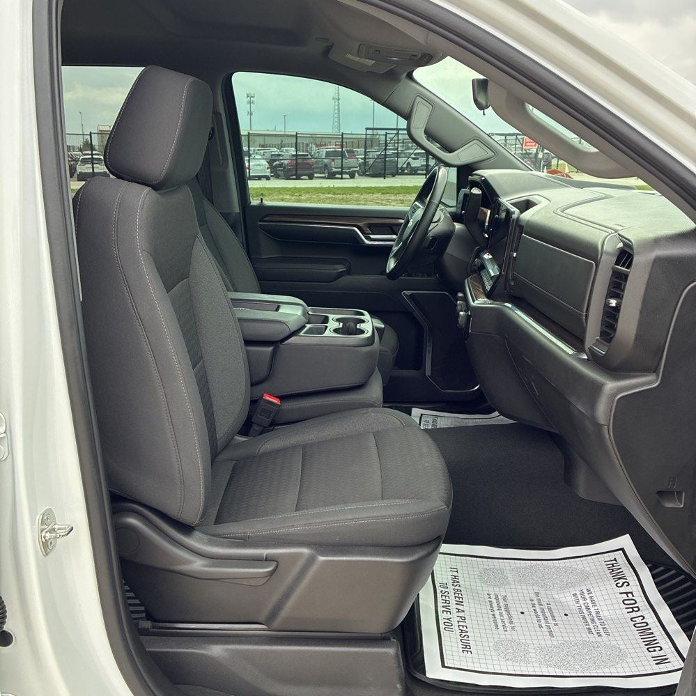 2024 Chevrolet Silverado 1500 LT LT1