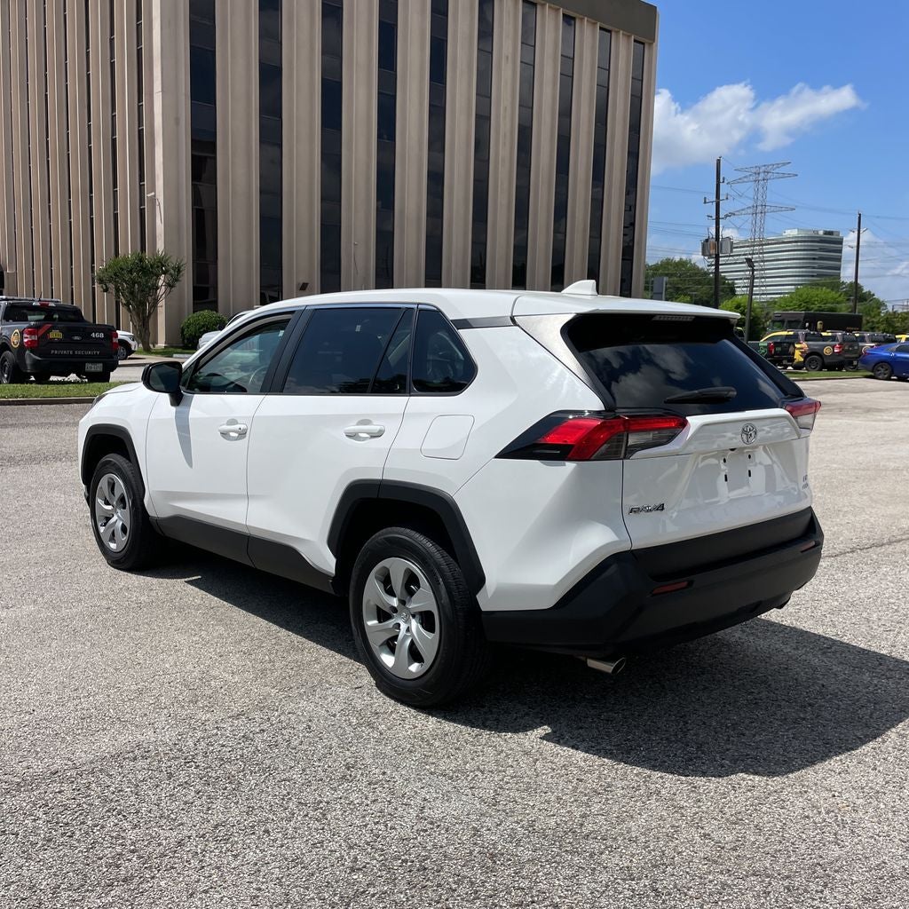 2022 Toyota RAV4 LE