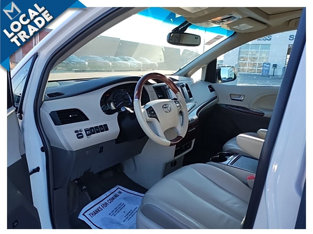 2013 Toyota Sienna AWD 7 Passenger