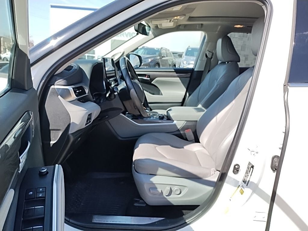 2021 Toyota Highlander Platinum