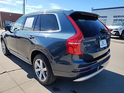 2022 Volvo XC90 T6 Momentum