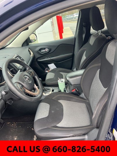 2016 Jeep Cherokee Sport