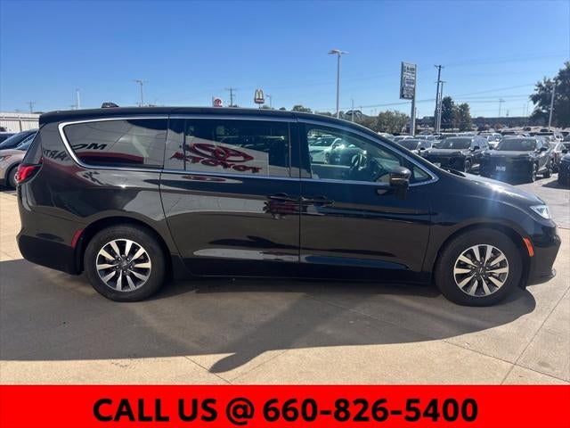 2023 Chrysler Pacifica Hybrid Touring L
