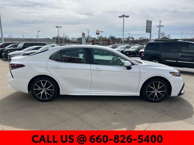 2024 Toyota Camry SE