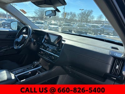 2024 Nissan Pathfinder SV