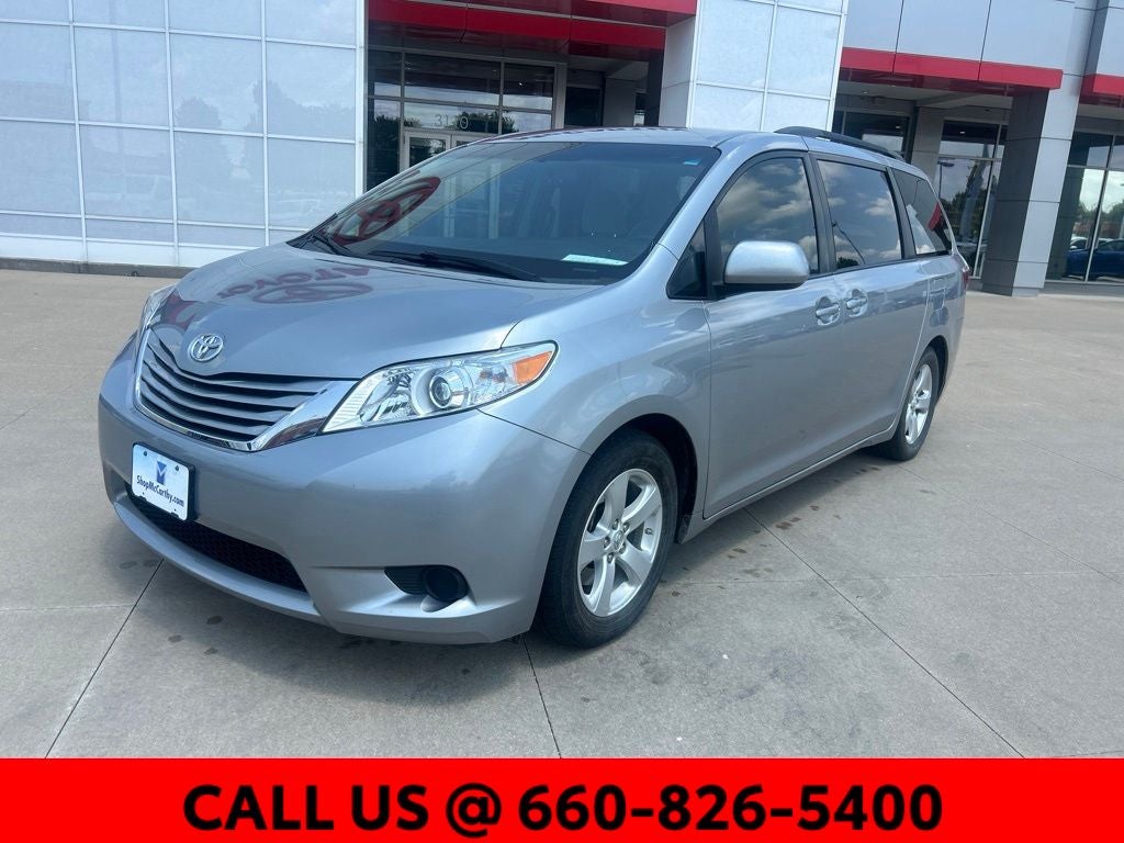 2016 Toyota Sienna LE 8 Passenger