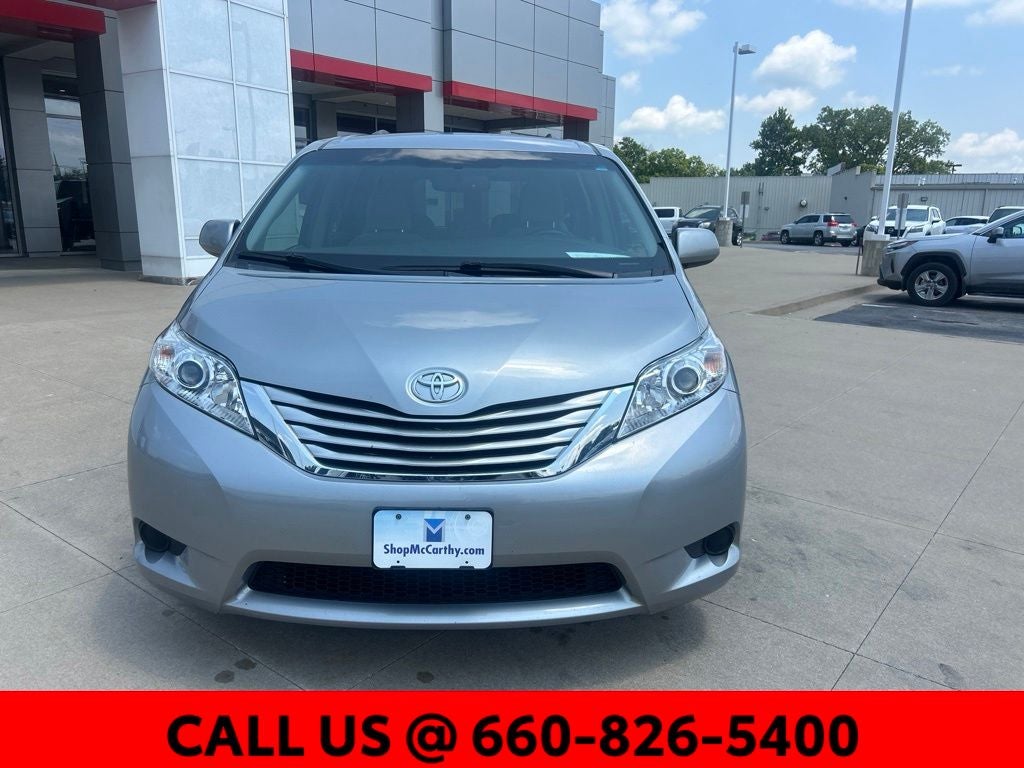 2016 Toyota Sienna LE 8 Passenger