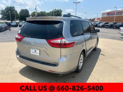 2016 Toyota Sienna LE 8 Passenger
