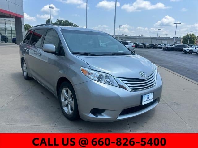 2016 Toyota Sienna LE 8 Passenger