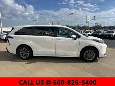 2024 Toyota Sienna LE 8 Passenger