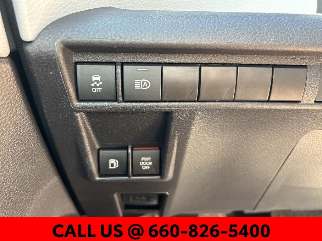 2025 Toyota Sienna LE 8 Passenger