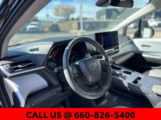 2025 Toyota Sienna LE 8 Passenger