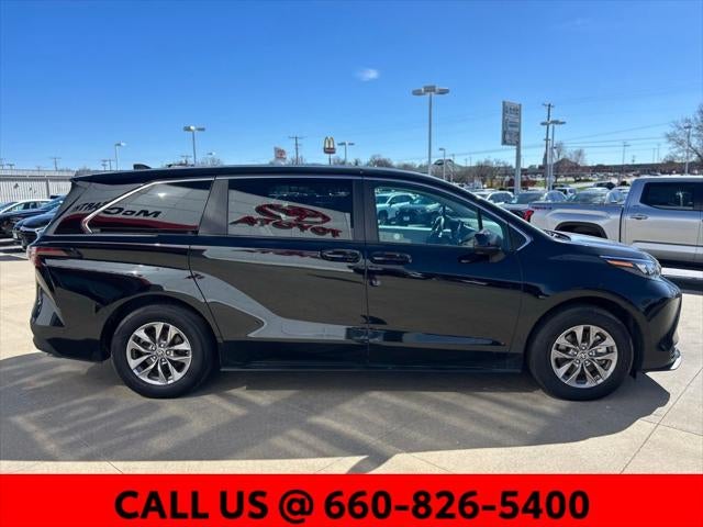 2025 Toyota Sienna LE 8 Passenger