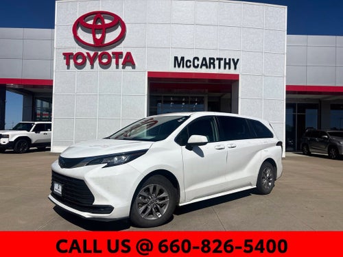 2022 Toyota Sienna LE 8 Passenger