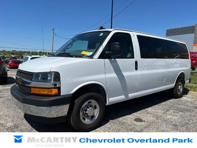 2025 Chevrolet Express Passenger 1LT