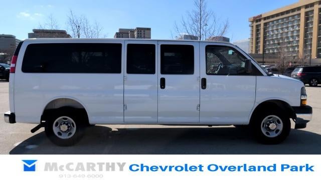 2025 Chevrolet Express Passenger 1LT