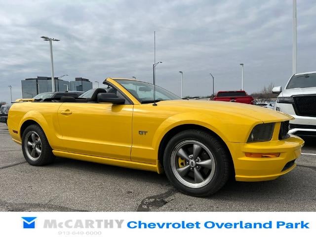2005 Ford Mustang GT Deluxe